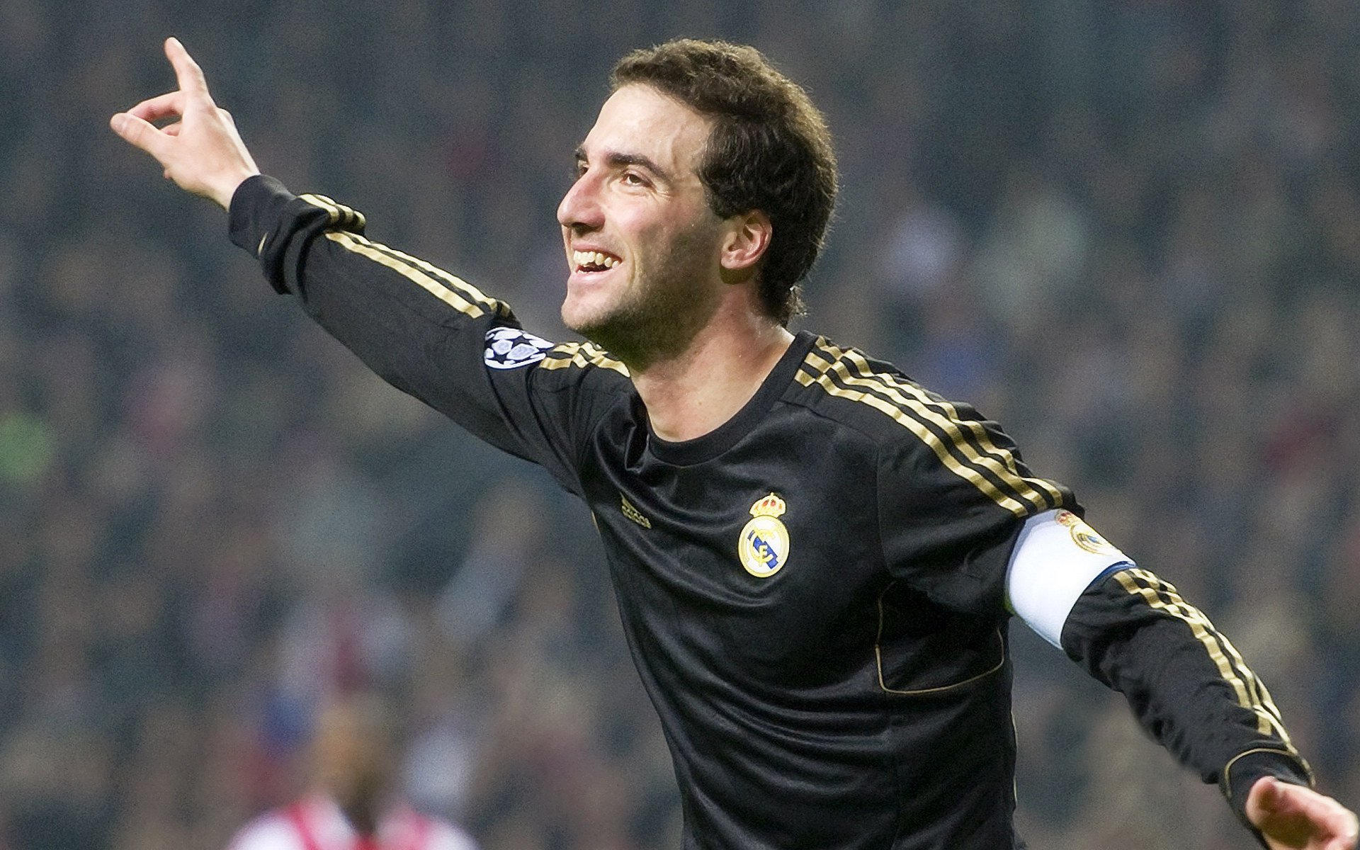 开云kaiyun-伯恩茅斯中场大将受伤，球队面临考验，伯恩茅斯身价