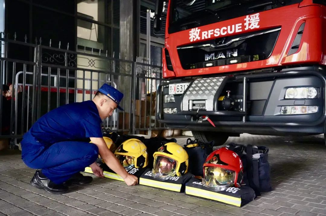 赛事筹备：场馆布置与安保措施升级