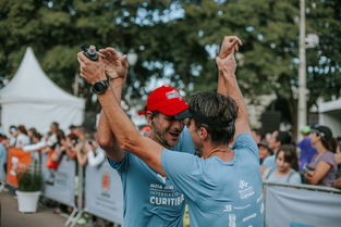 正版开云体育娱乐app-“全力奔跑！武汉马拉松激烈角逐中”